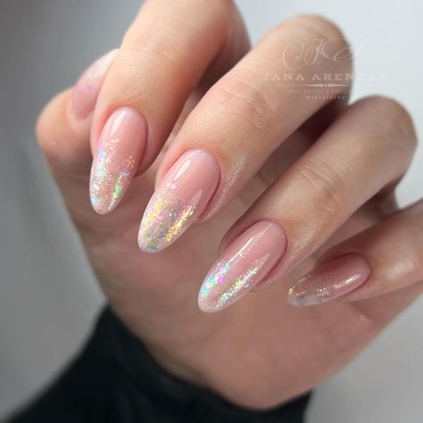 Unicorns are real😍 Using crystalnails4u • Crystal flakes #1 and #2 • Cover Refill Pink • Cool Top Gel Don’t forget ❗️ you get 10% 𝘥𝘪𝘴𝘤𝘰𝘶𝘯𝘵 𝘰𝘯 𝘢𝘭𝘭 𝘊𝘳𝘺𝘴𝘵𝘢𝘭 𝘕𝘢𝘪𝘭𝘴 𝘱𝘳𝘰𝘥𝘶𝘤𝘵𝘴 𝘸𝘪𝘵𝘩 𝘤𝘰𝘥𝘦: ➡️ 10_Jana ⬅️ Photo by @skvarocka #showcnuk #showscratch #nailart #nailsofinstagram #manicure #nailartideas #nails #gelnails #nailsonfleek #nailstagram #nailsoftheday #instanails #nailstyle #nailsart #naildesign Chrome Acrylic Nails, Acrylic Nails Almond, Almond Nails French, Holo Nails, Nails Yellow, Gel Nails At Home, Almond Shape Nails, Almond Nails Designs, Almond Acrylic Nails