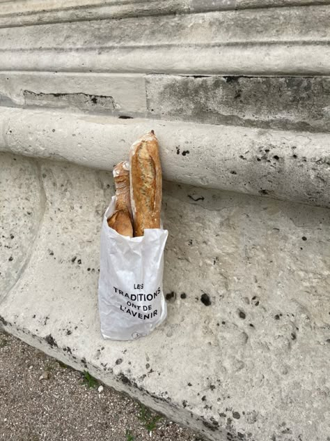 Paris Baguette, France Style, French Aesthetic, Paris Vibes, Bread Art, Disco Theme, French Baguette, Parisian Life, Png Aesthetic