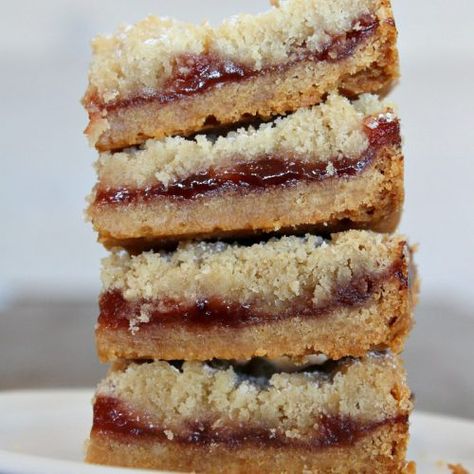 Nutella Shortbread Bars - Recipe Girl® Strawberry Jam Bars Recipes, Strawberry Shortbread Bars, Kolaczki Cookies, Xmas Sweets, Strawberry Shortbread, Apartment Recipes, Shortbread Bars Recipes, Yummy Bars, Jam Bars