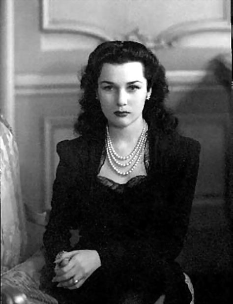 https://flic.kr/s/aHsiTjrxHg | HRH Princess Fawzia Queen Fawzia, Fawzia Fuad Of Egypt, Princess Fawzia, Pahlavi Dynasty, Egyptian Princess, Farah Diba, The Shah Of Iran, African Royalty, Egyptian Culture