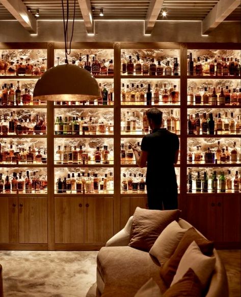 Whisky Room Ideas, Bar Design Ideas Home Modern, Amazing Home Bars, Tiny Bar Interior Design, Home Speakeasy Bar Diy, Home Tasting Room, Whiskey Bar At Home, Home Speakeasy Bar Modern, Whiskey Room Lighting