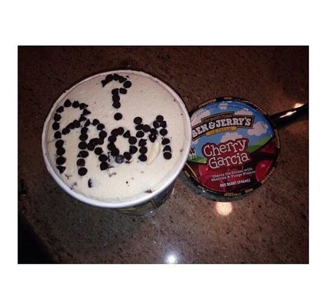 Ice cream Ice Cream Promposal, Ice Ideas, Cute Hoco Proposals, Promposal Ideas, Prom Posters, Proposal Candles, Cute Homecoming Proposals, Cute Prom Proposals, Asking To Prom