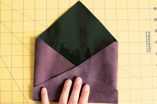 Envelope Clutch Tutorial + Pattern : 5 Steps (with Pictures) - Instructables Diy Leather Envelope, Envelope Clutch Pattern, Diy Leather Clutch, Leather Flower Tutorial, Clutch Purse Pattern, Hand Bags Ideas, Clutch Sewing, Clutch Bag Pattern, Clutch Tutorial