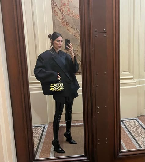 Giorgia Tordini, Paris Culture, Going Out Looks, Power Suit, Business Wear, Love Travel, Travel Fashion, Street Style Fashion, Dress Codes