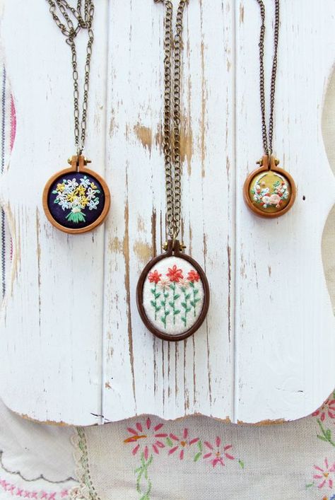 Three Sweet Embroidered Mini Hoop Necklaces Crafts For Beginners, Diamond Cross Necklace Gold, Halloween Paper Crafts, Miniature Embroidery, Diamond Bar Necklace, Embroidered Necklace, Easy Jewelry, Mini Necklace, Map Necklace