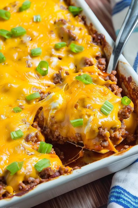 Easy Cheeseburger Casserole Easy Cheeseburger Casserole, Beef Potatoes, Cheeseburger Casserole, Dessert Smoothie, Bread Snacks, Yummy Casseroles, Soup Dinner, Salad Side Dishes, Easy Casserole