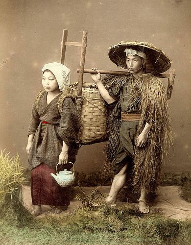 OFF TO THE FIELDS -- A Rustic Japanese Farmer and his Wife by Okinawa Soba, via Flickr Japanese Village, Japanese History, Japan Photo, Ukiyo E, Sapporo, Japanese Outfits, Vintage Japan, Nagoya, Vintage Pictures