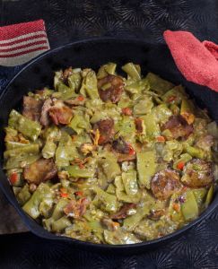 Creole Smothered Green Beans With Andouille Sausage | Majic 102.1 Creole Dishes, Andouille Sausage Recipes, Smothered Green Beans, Creole Food, Creole Cooking, Cajun Dishes, Cajun Food, Cajun Creole Recipes, Cajun Cooking