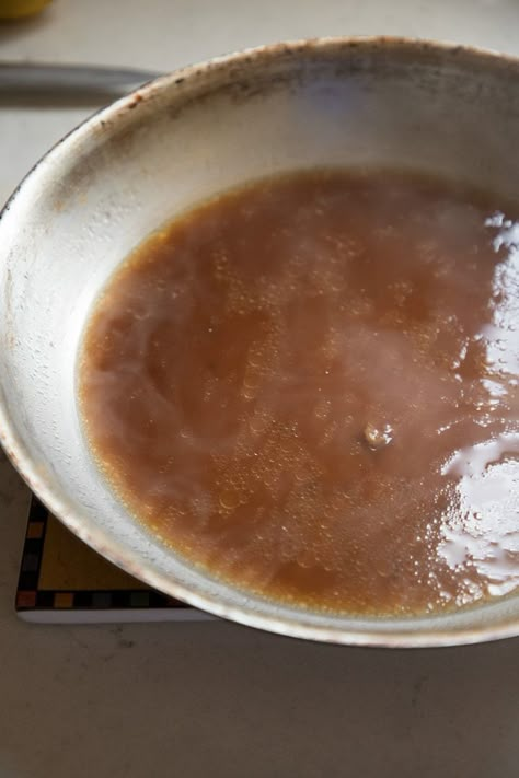 concentrated/cooked down red eye gravy Gravy Homemade, Ham Gravy, Cast Iron Skillet Recipes Dinner, Red Eye Gravy, Cowboy Food, Homemade Gravy Recipe, Easy Gravy Recipe, Red Gravy, Gluten Free Coffee