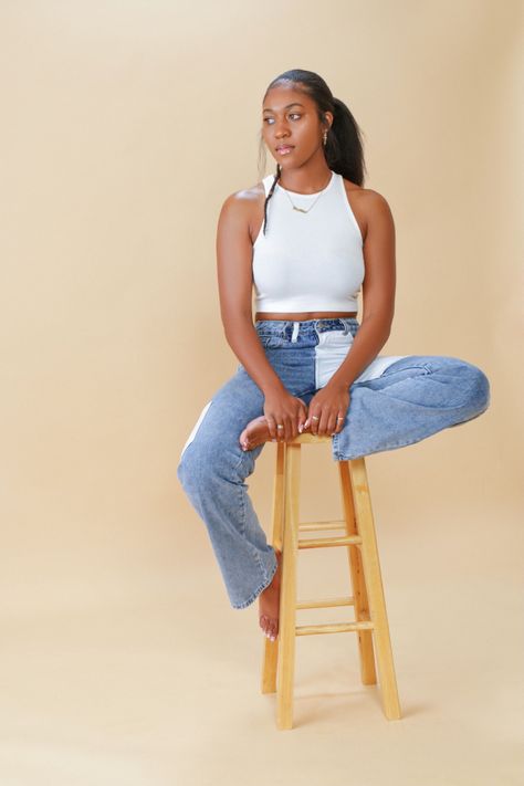 Women In Jeans Photoshoot, Indoor Model Shoot Ideas, Jeans And White Top Photoshoot, Photoshoot Women Ideas, Senior Picture Black Women, Modesty Photoshoot, Photoshoot Concept Indoor, Denim Photoshoot Black Women, Casual Studio Photoshoot