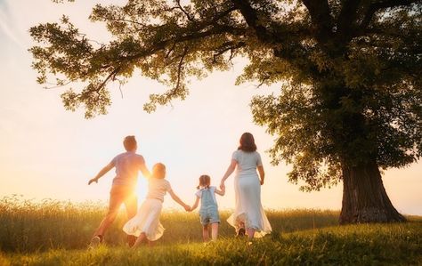 Photo happy family on summer walk | Premium Photo #Freepik #photo #happy-parents #family-park #happy-family #family-walking Family Vision Board, Family Vision, Family Walking, Marathi Kavita, Family Mini Sessions, Family Park, Desktop Images, Family Stock Photo, Jones Family