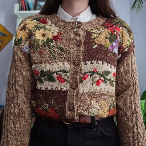 Sweaters For Fall, Cottagecore Outfits, Cottagecore Fashion, Floral Fashion, Knit Outfit, Knit Fashion, Looks Vintage, Crochet Fashion, Knitting Designs