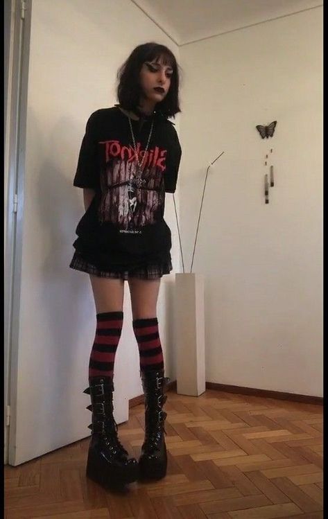 Egirl Fashion, Alt Clothes, Alt Outfits, Grunge Dress, Aesthetic Grunge Outfit, Grunge Goth, Indie Outfits, Mall Goth, Swaggy Outfits