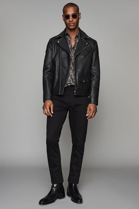 Men Night Out Outfit, Leather Jacket Outfit Men, Smart Casual Dress Code, Boots Men Outfit, Dress Code Casual, Black Leather Chelsea Boots, Smart Casual Dress, Spring Outfits Men, Wearing All Black