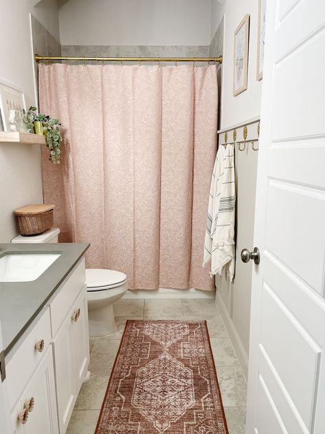 Campus Room, Wellness Girl, Relaxing Sunday, Guest Bathroom Decor, Bathroom Ideas Decor, Board Batten, Restroom Decor, Upstairs Bathrooms, Daily Vitamins