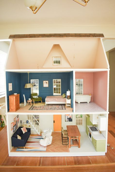 Links & Resources for Dollhouse Beginners — Martin Goes Mini Diy Dollhouse Room Ideas, How To Build Dollhouse, Cute Dollhouse Miniatures, Dollhouse Layout Floor Plans, Diy Doll House Makeover, Doll House Dolls, Diy Dollhouse Bedroom, Dollhouse Painting Ideas, Dolls House Renovation