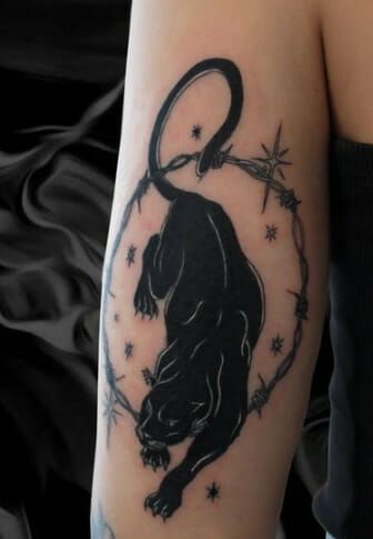 Cheetah Barbed Wire Tattoo Bast Goddess Black Panther, Blackwork Panther Tattoo, Panther Back Tattoo Woman, Panther Climbing Tattoo, Hardcore Tattoos For Women, Panther Tattoo Back, Panther Hip Tattoo, Panther Tatoos, Panther Forearm Tattoo