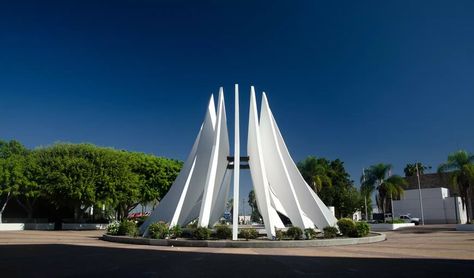 City of Compton The famous Dr. Martin Luther King, Jr. Memorial in the heart of Compton, just outside the Compton Courthouse. Hood Life, Compton California, Outta Compton, Straight Outta Compton, Dr Martin Luther King Jr, Dr Martin Luther King, Long Beach California, California Love, Straight Outta