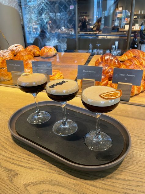 Starbucks Expresso Martini Flight Starbucks Expresso, Chicago Starbucks, Starbucks Roastery, Starbucks Reserve Roastery, Expresso Martini, Fun Trips, Birthday Morning, Starbucks Reserve, Chicago Travel