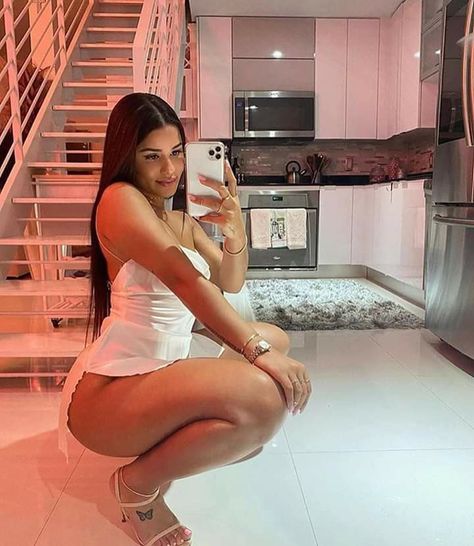 Irene The Dream, Katya Elise Henry, Eye Makeup Styles, Exercise Inspiration, Girlfriend Pictures, Lifestyle Motivation, Pretty Legs, Healthy Lifestyle Motivation, Motivation Workout