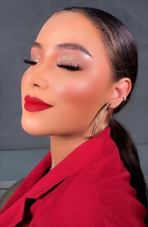 Red Lipstick Makeup Looks, Makeup Tips Eyeshadow, Wedding Guest Makeup, Red Lipstick Makeup, Date Night Makeup, Prom Eye Makeup, Red Lip Makeup, Makeup Mistakes, Glam Makeup Look