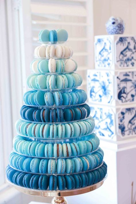 Raffaello Chocolate, Blue Sweet 16, Katt Grejer, Macaron Tower, Blue Birthday Parties, 귀여운 음식 그림, Chinoiserie Blue, Blue Themed Wedding, Blue Food