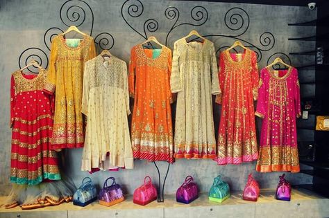 Where to buy Bridal Lehengas in Ahmedabad : With Photos and Info ! Elan Couture, Store Design Boutique, Boutique Display, Boutique Decor, Salwar Kamiz, Bridal Lehengas, Stories Ideas, Indian Couture, Boutique Interior