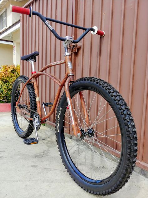 Crusty Klunker budget build | Rat Rod Bikes Urban Bike Style, Bici Retro, Single Speed Mountain Bike, Bmx Cruiser, Vintage Mountain Bike, Vintage Bmx Bikes, Rat Rod Bike, Beach Cruisers, Urban Bicycle