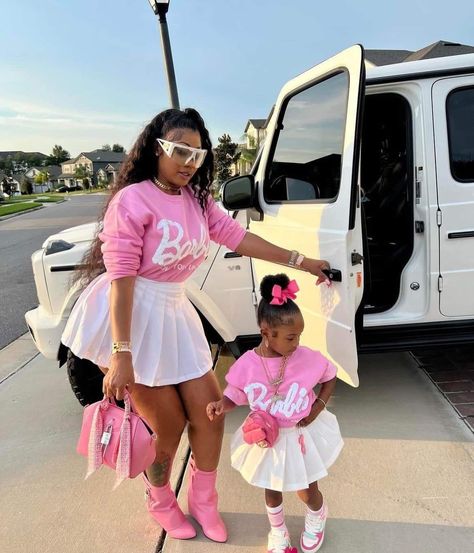 Barbie Shoot, Black Goddesses, Matching Mommy Daughter Outfits, Matching Mommy Daughter, Sleepover Outfit, Mommy Daughter Photoshoot, Mommy Daughter Pictures, Daughter Pictures, Kid Birthday Outfits