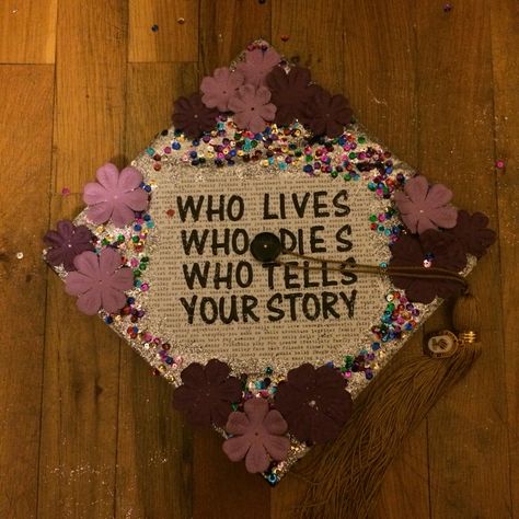 Hamilton quote grad cap! Caps Ideas, Funny Graduation Caps, Senior Year Fun, College Grad Cap Ideas, Graduation Cap Decoration Diy, High School Graduation Cap, College Graduation Cap Decoration, Grad Hat, Grad Cap Designs