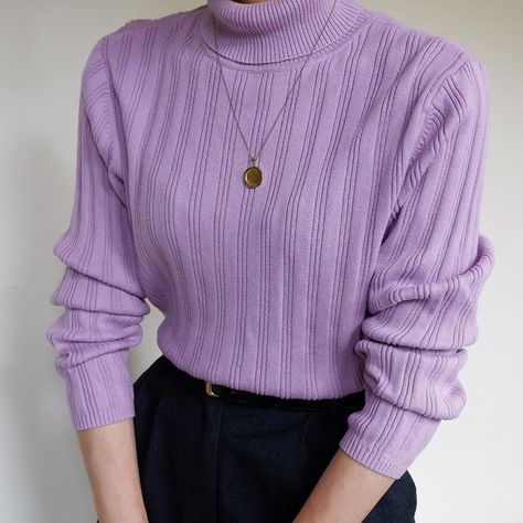 Lavender Turtleneck Outfit, Lilac Turtleneck Outfit, Purple Turtleneck Outfit, Lounge Wear Linen, Lilac Turtleneck, Minimalist Aesthetic Outfit, Purple Shirt Outfits, Casual Tshirt Outfit, Purple Turtleneck