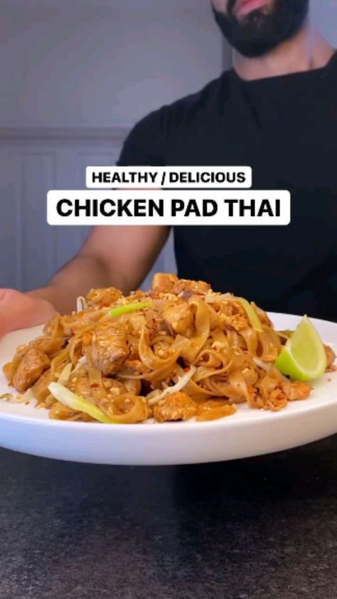 Healthy Eating Magazine on Instagram: “1️⃣ or 2️⃣? Which one would you pick? 🎥 + Below recipe by @jalalsamfit 1️⃣ Healthy Chicken Pad Thai! 538 calories per serving - 58g…” Healthy Chicken Pad Thai, Clean Eating Guide, Chicken Pad Thai, Pad Thai Noodles, Pad Thai Recipe, Food Bars, Asian Foods, Favorite Comfort Food, The Sauce