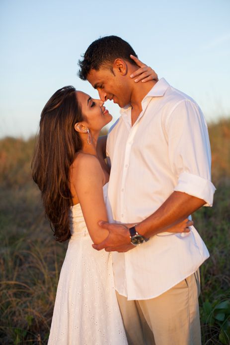 Her: white dress  Him: White button down shirt and khakis What to wear to an engagement session ideas © tovaphotography.com Pre Wedding White Dress, White Dress For Pre Wedding Shoot, E Shoot Ideas, Couple In White Outfit, White Dress Pre Wedding Shoot, White Shirt Engagement Photos Outfit, Couple White Outfit, White Outfit Beach Pictures Couple, Couples Photoshoot White Shirt