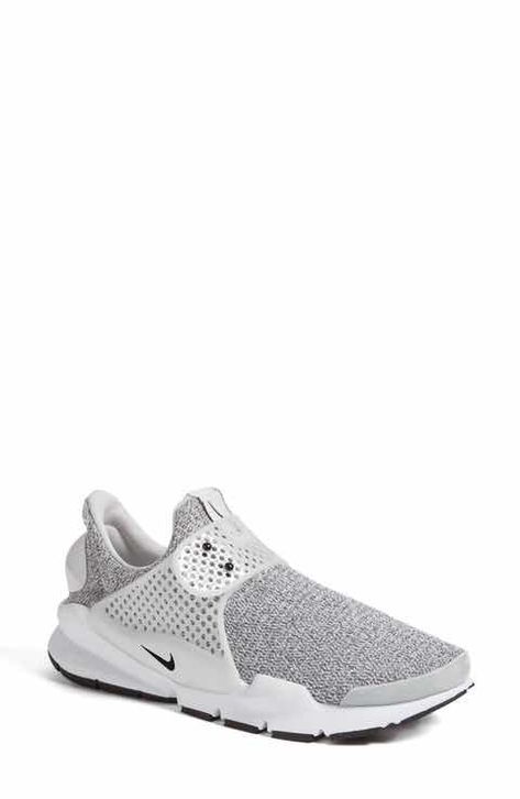 Minimalist Futuristic, Nike Sock Dart, Women In White, Back To School Shoes, Futuristic Style, Sporty Sneakers, Women Nike, Puma Fierce Sneaker, School Shoes