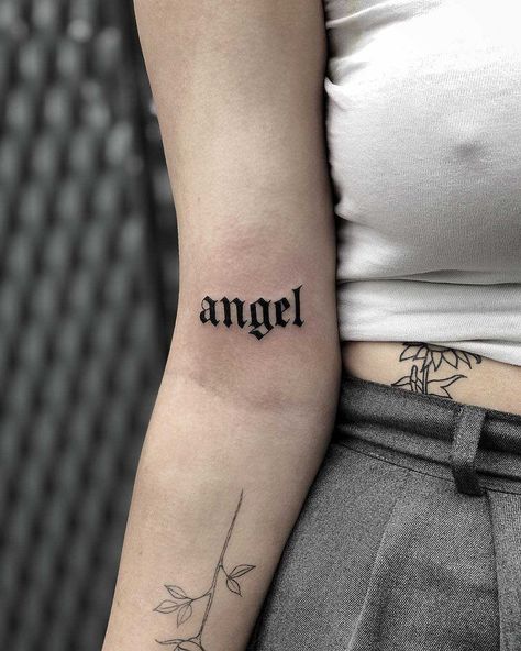 Font Tato, Tato Tradisional, Only Angel, Female Tattoos, Men Tattoos, Omerta Tattoo, Writing Tattoos, Angel Tattoo Designs, Tattoo Font