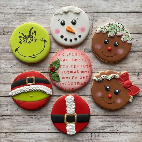 The Crabby Cookie on Instagram: “Christmas cookie samples! Inspiration for the Christmas circle came from the @cookiemakinmama #christmascookies #grinchcookies…” Christmas Sugar Cookie Cutouts, Circle Christmas Sugar Cookie Designs, Round Sugar Cookie Christmas Designs, Christmas Circle Sugar Cookies, Round Christmas Sugar Cookies Decorated, Cookie Decorating Circle, Christmas Cookies Circle, Circle Sugar Cookies Decorated, Circle Cookie Decorating Ideas Christmas