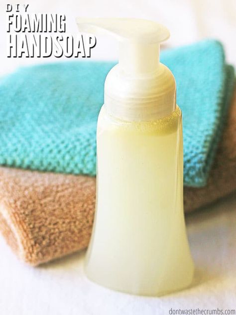 Here is a simple recipe for homemade hand soap, using just two ingredients! Learn the secret to homemade foaming hand soap plus a non-foaming version too. Homemade Foaming Hand Soap, Homemade Hand Soap, Shampoo Bomba, Shampoo Recipe, Homemade Shampoo, Diy Shampoo, Homemade Hair, Baking Soda Shampoo, Homemade Products