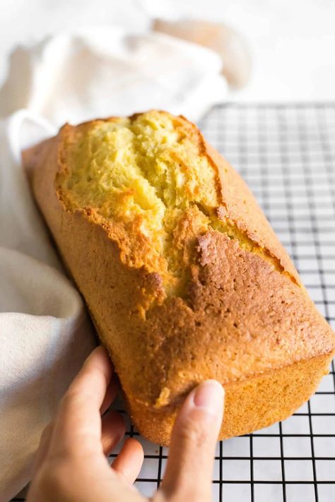 Soft, fluffy and tender, this easy corn flour bread is lightly sweetened and makes the perfect breakfast, tea-time snack or for anytime of the day! No yeast or rising time required, this quick bread comes together in under an hour! Totally gluten-free and dairy-free too, but it's so good no one would care. Bake a loaf or two and freeze so you can enjoy this gluten-free quick bread anytime! | how to make corn flour bread | corn flour recipes | gluten free dairy free recipes | gluten free bread Recipes With Masa Flour, Corn Flour Bread, Cornbread Vegan, Corn Flour Recipes, Gluten Free Quick Bread, Recipes Gluten Free Dairy Free, Yeast Free Breads, Best Gluten Free Bread, How To Make Corn