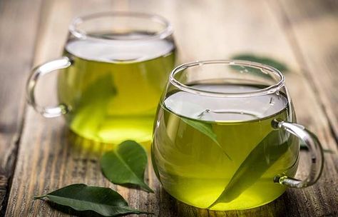 8 Simple Ways To Treat Hair Loss At The Temples Abdomen Plat, Green Tea Detox, Detox Kur, Green Tea Benefits, Best Tea, Detox Tea, Alzheimers, Kombucha, Superfoods