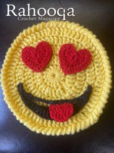 Crochet Smiley Face, Heart Face Emoji, Crochet Emoji, Crochet Bears, Emoji Patterns, Face Pattern, Crochet Faces, Handmade Christmas Crafts, Emoji Faces