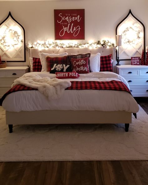 Christmas Room Ideas, Christmas Room Inspiration, Urban Living Room Design, Xmas Bedroom, Seasonal Room Decor, Target Christmas Decor, Holiday Bedroom Decor, Seasonal Room, Christmas Bed