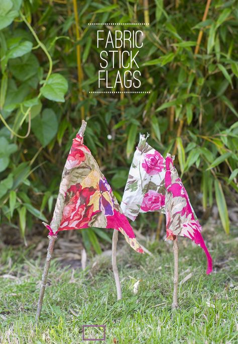 fabric bunting flags Design Your Own Flag, Garden Flags Ideas, Nature Crafts Kids, Allotment Ideas, Flag Diy, Flag Crafts, Place Making, Nice Weather, Outdoor Crafts