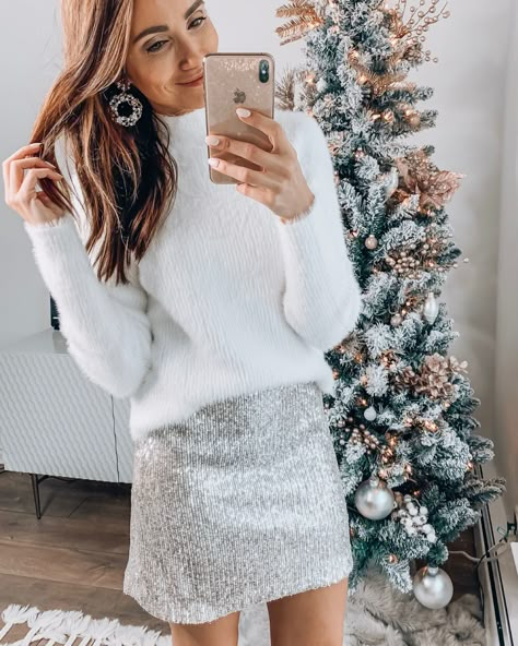 White Christmas Outfit Ideas For Women, White Christmas Party Outfit, White Christmas Outfit Ideas, White Holiday Outfit, Christmas Party Outfits Fancy Classy, Party Casual Outfit, Party Outfits Winter, Party Dress Aesthetic, Party Outfit Winter