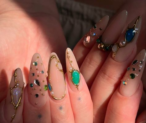 Maximalist Nails, Nails With Gems, Art Deco Nails, Gelish Nails, Studded Nails, Cute Acrylic Nail Designs, Classy Acrylic Nails, Glam Nails, Pink Acrylic Nails