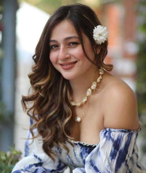 Priyal Gor, Vijay Actor, Hot And Spicy, Movie Website, Hotel Bedroom, Indian Tv Actress, Photos Hd, Latest Images, Telugu Movies