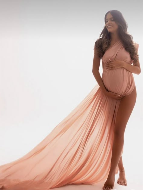 Maternity Gown Photography, Maternity Shoot Outfit, Studio Maternity Shoot, Maternity Studio Photoshoot, Family Maternity Pictures, Studio Maternity Photos, Maternity Photography Poses Outdoors, Pregnancy Belly Photos, Cute Pregnancy Pictures