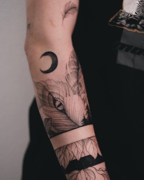 Vlada - tattoo artist & just a human being ✨ (@aestet.ink) • Instagram photos and videos Aestet Ink, Vlada Tattoo, Dragon Moon, Human Being, Armband Tattoo, Tattoo Artist, Tattoo Artists, Vines, Moon