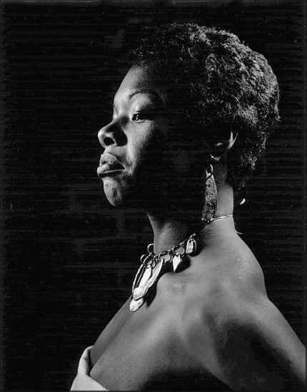 Phenomenal Woman Maya Angelou, Still I Rise, Phenomenal Woman, Maya Angelou, Black Culture, Inspirational People, Black Is Beautiful, Beyonce, Role Models