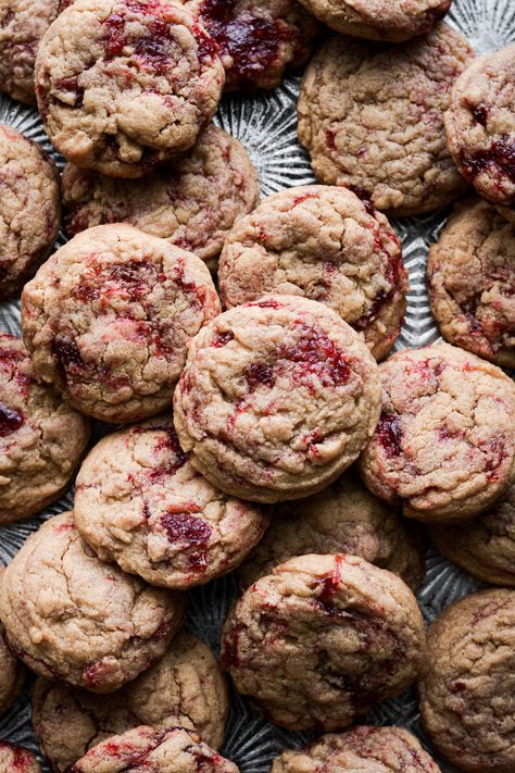 Peanut Butter Cookie Recipe Soft, Peanut Butter And Jelly Cookies, Peanut Butter Jelly Cookies, Peanut Butter And Jelly Sandwich, Soft Peanut Butter Cookies, High Altitude Baking, Jelly Cookies, Jelly Sandwich, Easy Peanut Butter Cookies