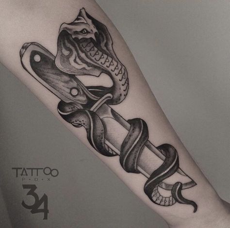 10 Best Tattoo Shops in Portland, OR Portland Tattoo Artist, Anime Tattoo Artist, Portland Tattoo, Tattoo World, Dynamic Art, Anime Tattoo, Top Tattoos, Anime Tattoos, Best Tattoo